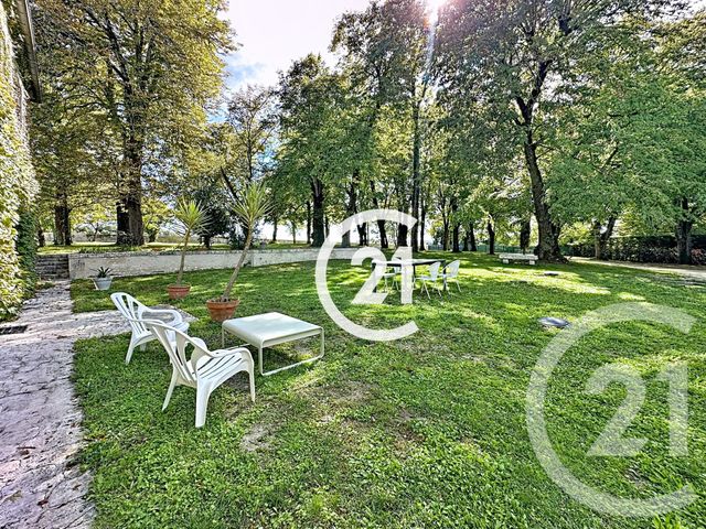 maison à louer - 5 pièces - 231.7 m2 - JUILLAC LE COQ - 16 - POITOU-CHARENTES - Century 21 Xso Immobilier