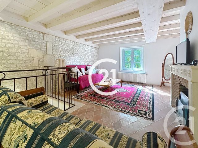 maison à louer - 5 pièces - 231.7 m2 - JUILLAC LE COQ - 16 - POITOU-CHARENTES - Century 21 Xso Immobilier