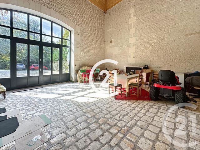 maison à louer - 5 pièces - 231.7 m2 - JUILLAC LE COQ - 16 - POITOU-CHARENTES - Century 21 Xso Immobilier
