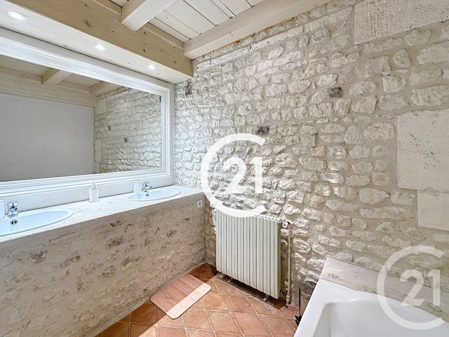 maison à louer - 5 pièces - 231.7 m2 - JUILLAC LE COQ - 16 - POITOU-CHARENTES - Century 21 Xso Immobilier
