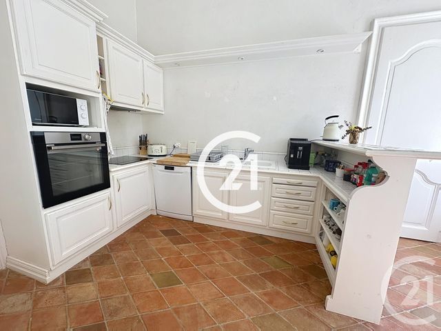 maison à louer - 5 pièces - 231.7 m2 - JUILLAC LE COQ - 16 - POITOU-CHARENTES - Century 21 Xso Immobilier