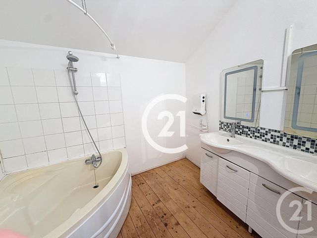 maison à louer - 5 pièces - 125.5 m2 - ST PREUIL - 16 - POITOU-CHARENTES - Century 21 Xso Immobilier