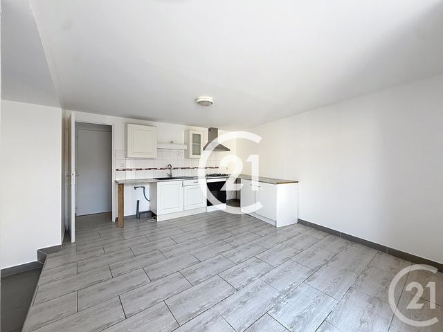 maison à louer - 5 pièces - 125.5 m2 - ST PREUIL - 16 - POITOU-CHARENTES - Century 21 Xso Immobilier