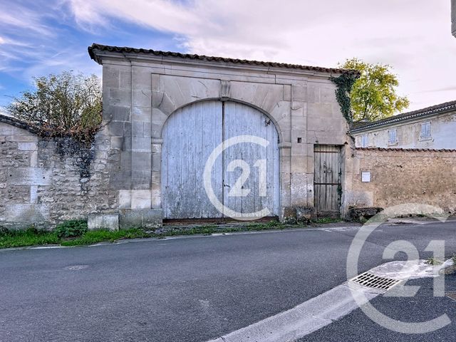 maison à vendre - 6 pièces - 243.0 m2 - GRAVES ST AMANT - 16 - POITOU-CHARENTES - Century 21 Xso Immobilier