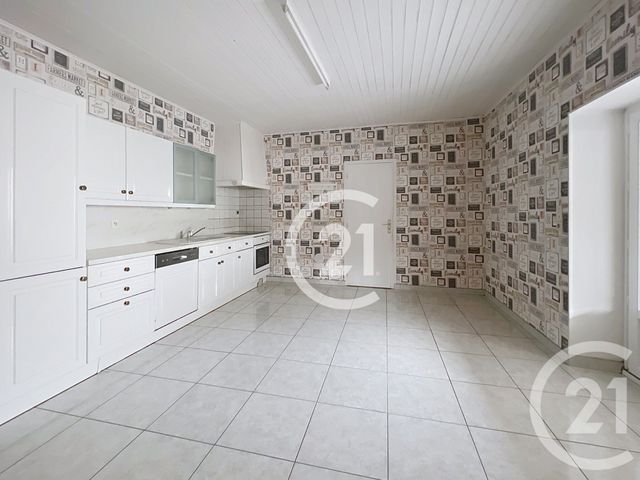 maison à louer - 7 pièces - 181.3 m2 - JARNAC - 16 - POITOU-CHARENTES - Century 21 Xso Immobilier