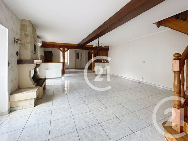 maison à louer - 7 pièces - 181.3 m2 - JARNAC - 16 - POITOU-CHARENTES - Century 21 Xso Immobilier