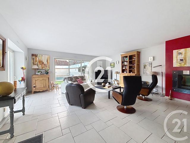 maison à vendre - 5 pièces - 174.0 m2 - SIGOGNE - 16 - POITOU-CHARENTES - Century 21 Xso Immobilier