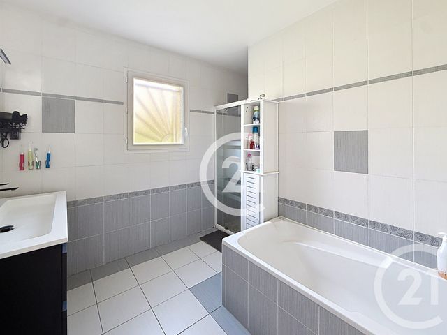 maison à vendre - 5 pièces - 162.5 m2 - JULIENNE - 16 - POITOU-CHARENTES - Century 21 Xso Immobilier