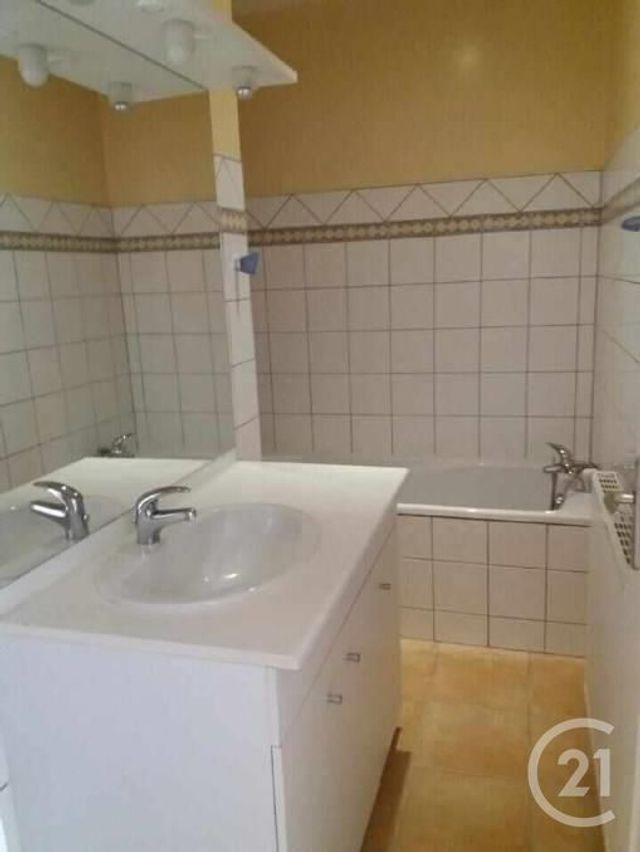 maison à louer - 4 pièces - 103.0 m2 - SEGONZAC - 16 - POITOU-CHARENTES - Century 21 Xso Immobilier