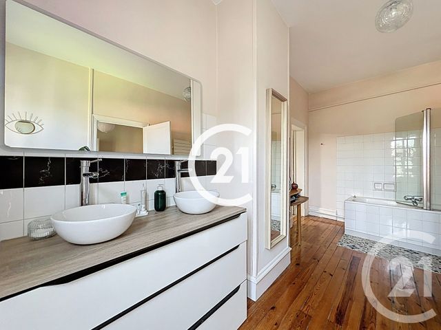 maison à vendre - 7 pièces - 331.0 m2 - JARNAC - 16 - POITOU-CHARENTES - Century 21 Xso Immobilier