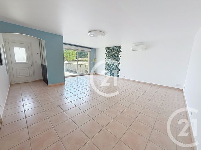 maison à louer - 4 pièces - 109.6 m2 - JARNAC - 16 - POITOU-CHARENTES - Century 21 Xso Immobilier