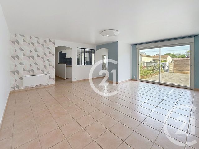 maison à louer - 4 pièces - 109.6 m2 - JARNAC - 16 - POITOU-CHARENTES - Century 21 Xso Immobilier