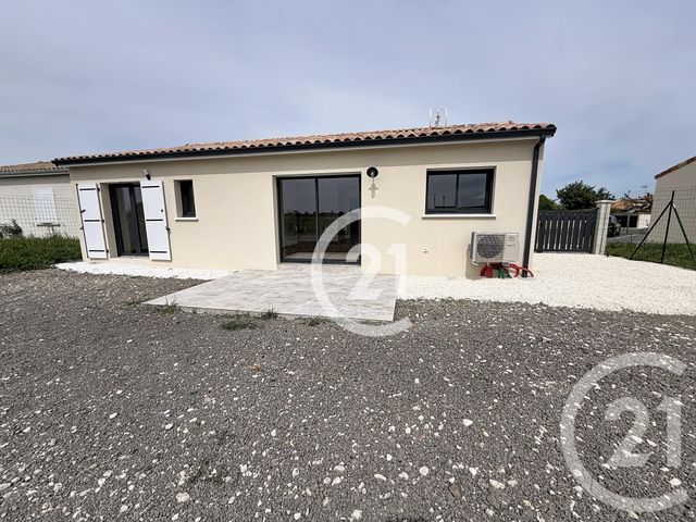 maison à louer - 4 pièces - 89.2 m2 - SEGONZAC - 16 - POITOU-CHARENTES - Century 21 Xso Immobilier