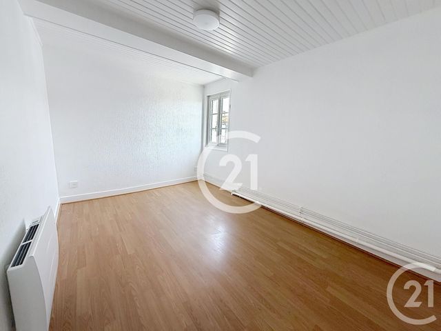 Appartement F2 à louer - 2 pièces - 38.9 m2 - JARNAC - 16 - POITOU-CHARENTES - Century 21 Xso Immobilier