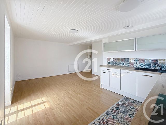 Appartement F2 à louer - 2 pièces - 38.9 m2 - JARNAC - 16 - POITOU-CHARENTES - Century 21 Xso Immobilier