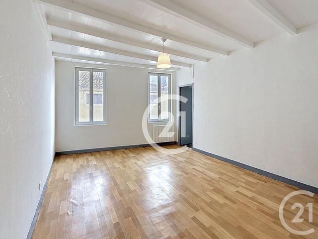 Appartement T4 à louer - 4 pièces - 96.0 m2 - JARNAC - 16 - POITOU-CHARENTES - Century 21 Xso Immobilier