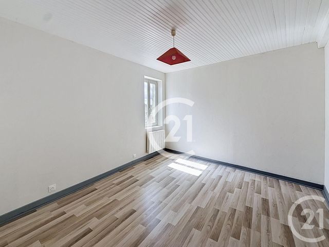 Appartement T4 à louer - 4 pièces - 96.0 m2 - JARNAC - 16 - POITOU-CHARENTES - Century 21 Xso Immobilier