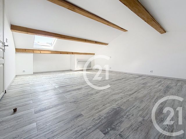 maison à louer - 5 pièces - 114.0 m2 - JARNAC - 16 - POITOU-CHARENTES - Century 21 Xso Immobilier