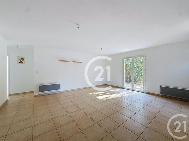 maison à louer - 4 pièces - 87.5 m2 - SIGOGNE - 16 - POITOU-CHARENTES - Century 21 Xso Immobilier