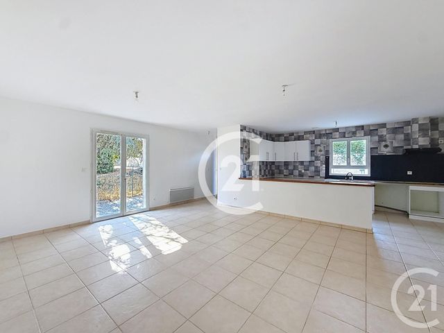maison à louer - 4 pièces - 87.5 m2 - SIGOGNE - 16 - POITOU-CHARENTES - Century 21 Xso Immobilier