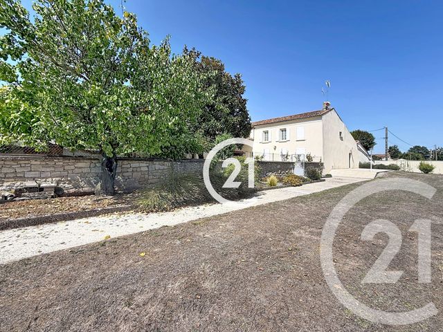 maison à vendre - 7 pièces - 177.0 m2 - SEGONZAC - 16 - POITOU-CHARENTES - Century 21 Xso Immobilier