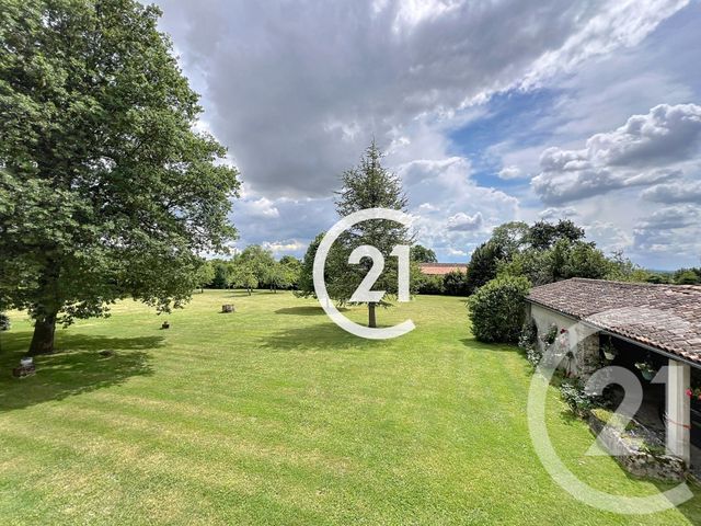 maison à vendre - 6 pièces - 225.0 m2 - FOUSSIGNAC - 16 - POITOU-CHARENTES - Century 21 Xso Immobilier