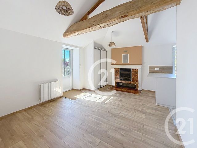 maison à louer - 3 pièces - 72.5 m2 - BOURG CHARENTE - 16 - POITOU-CHARENTES - Century 21 Xso Immobilier